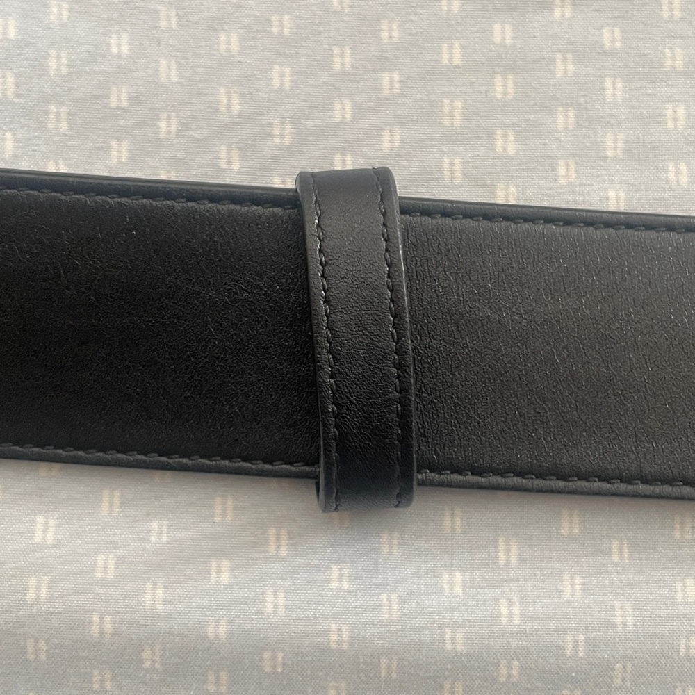 Gucci Black and Gold Leather Belt with Iconic GG Buckle - Picture 9 of 10